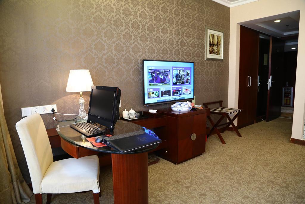 Long Zhou Grand Hotel Guangzhou Room photo