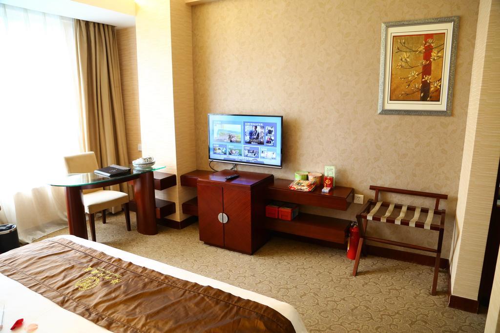 Long Zhou Grand Hotel Guangzhou Room photo